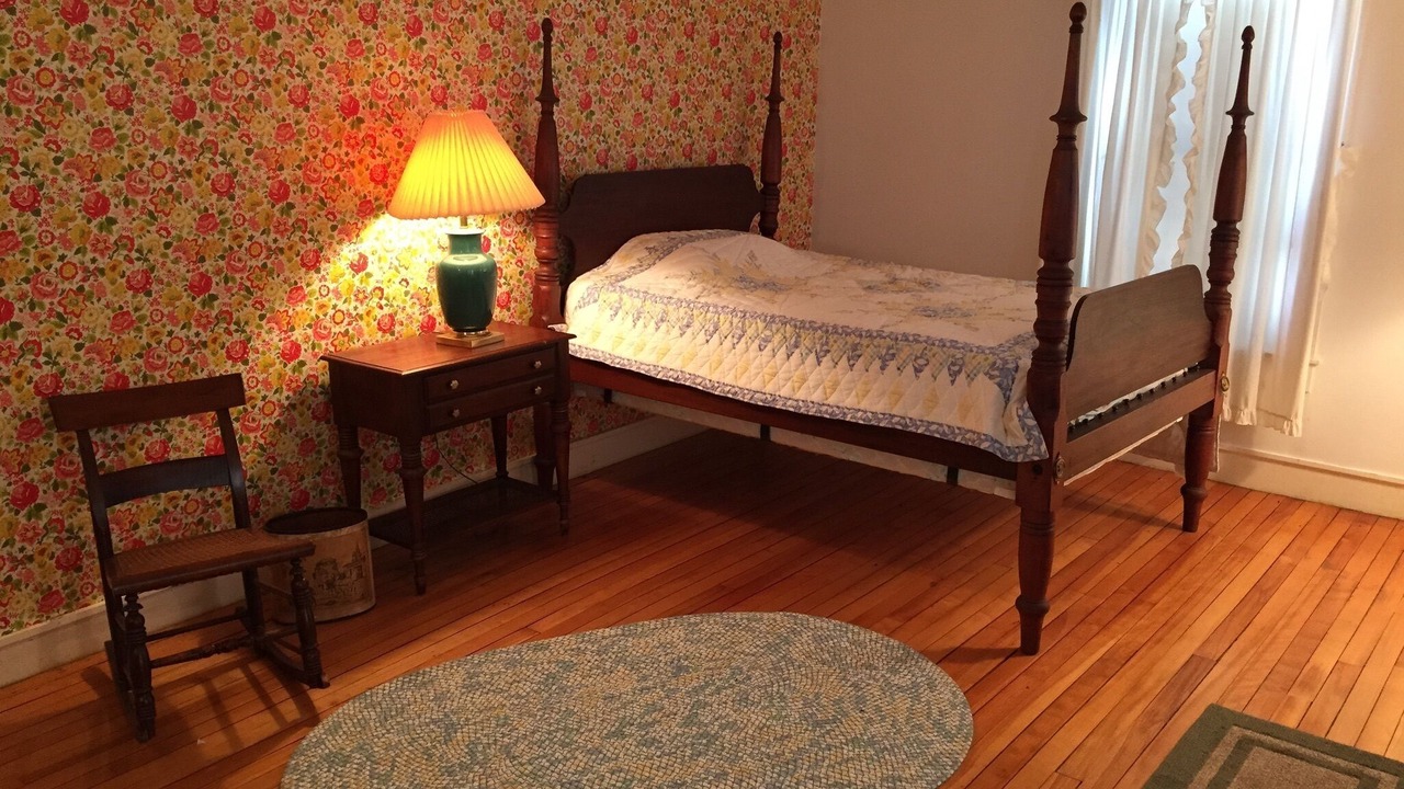 Photo of Bedroom in Elizabethtown