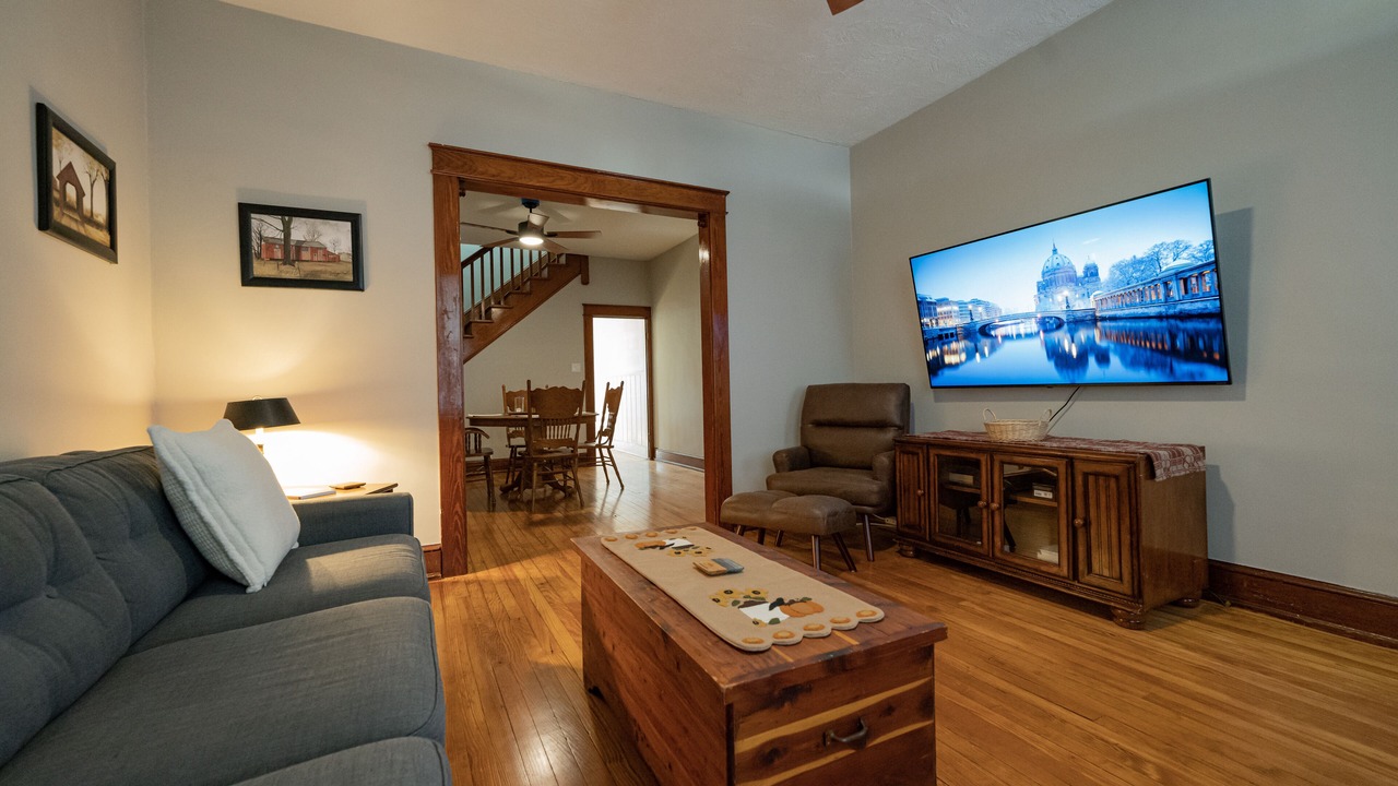 Photo of Livingroom in Downtown
