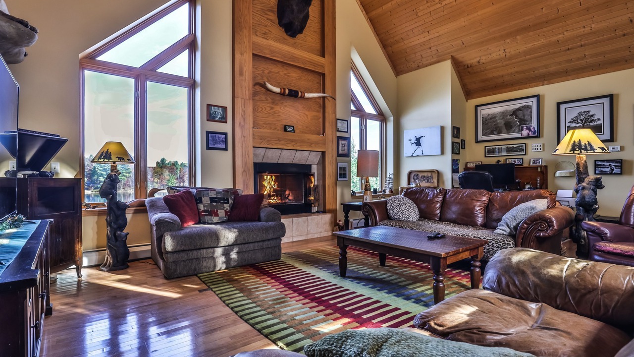 Photo of Livingroom in Arbor Vitae