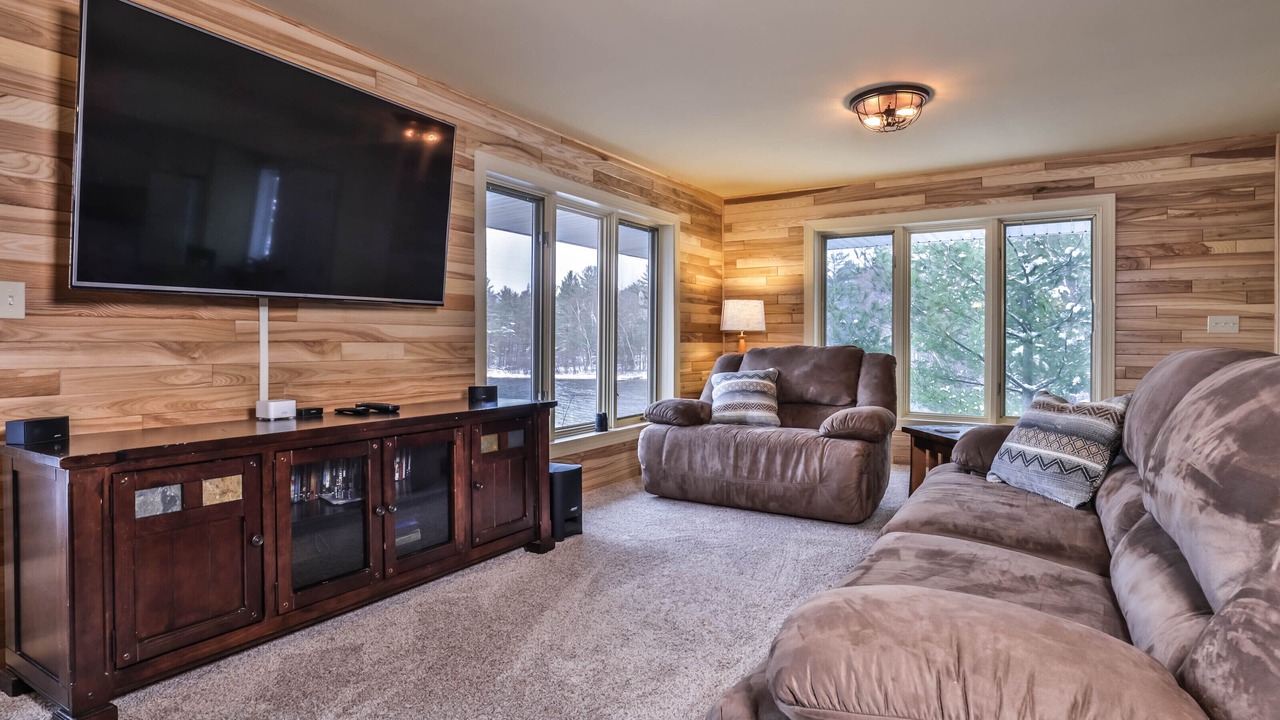 Photo of Livingroom in Arbor Vitae