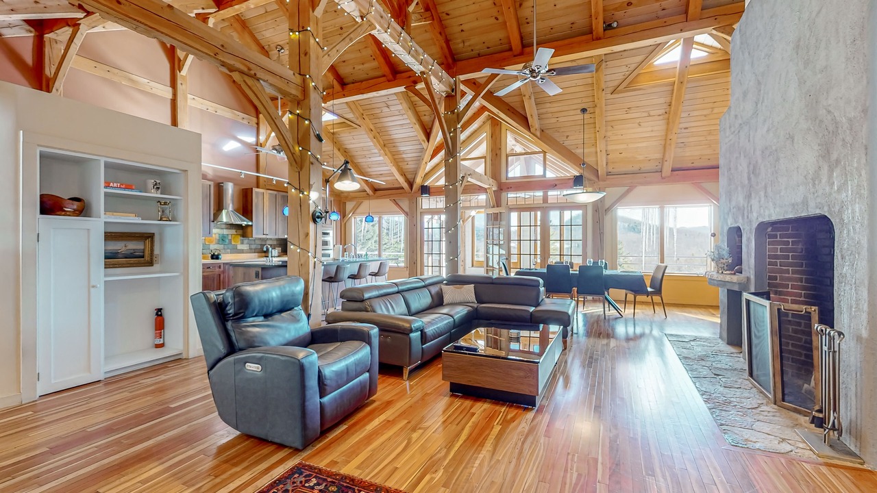 Photo of Livingroom in Underhill