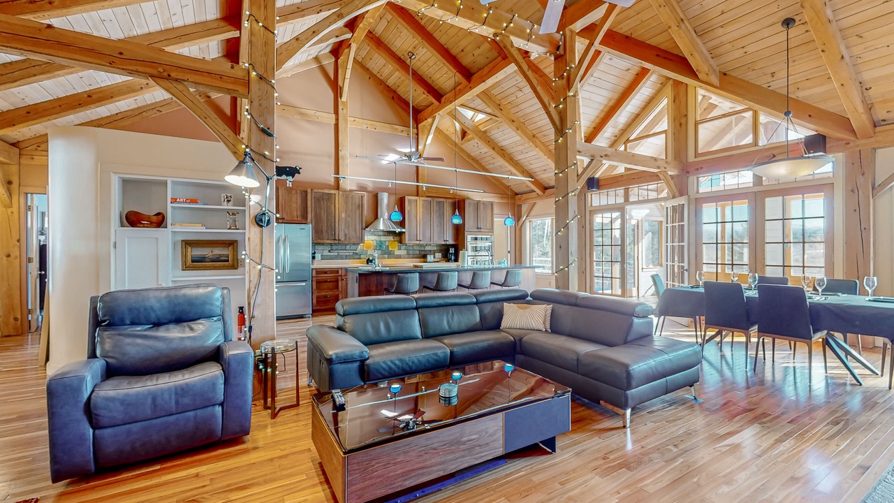 Photo of Livingroom in Underhill