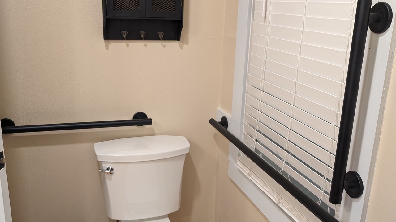 Photo of Bathroom in East Harriet
