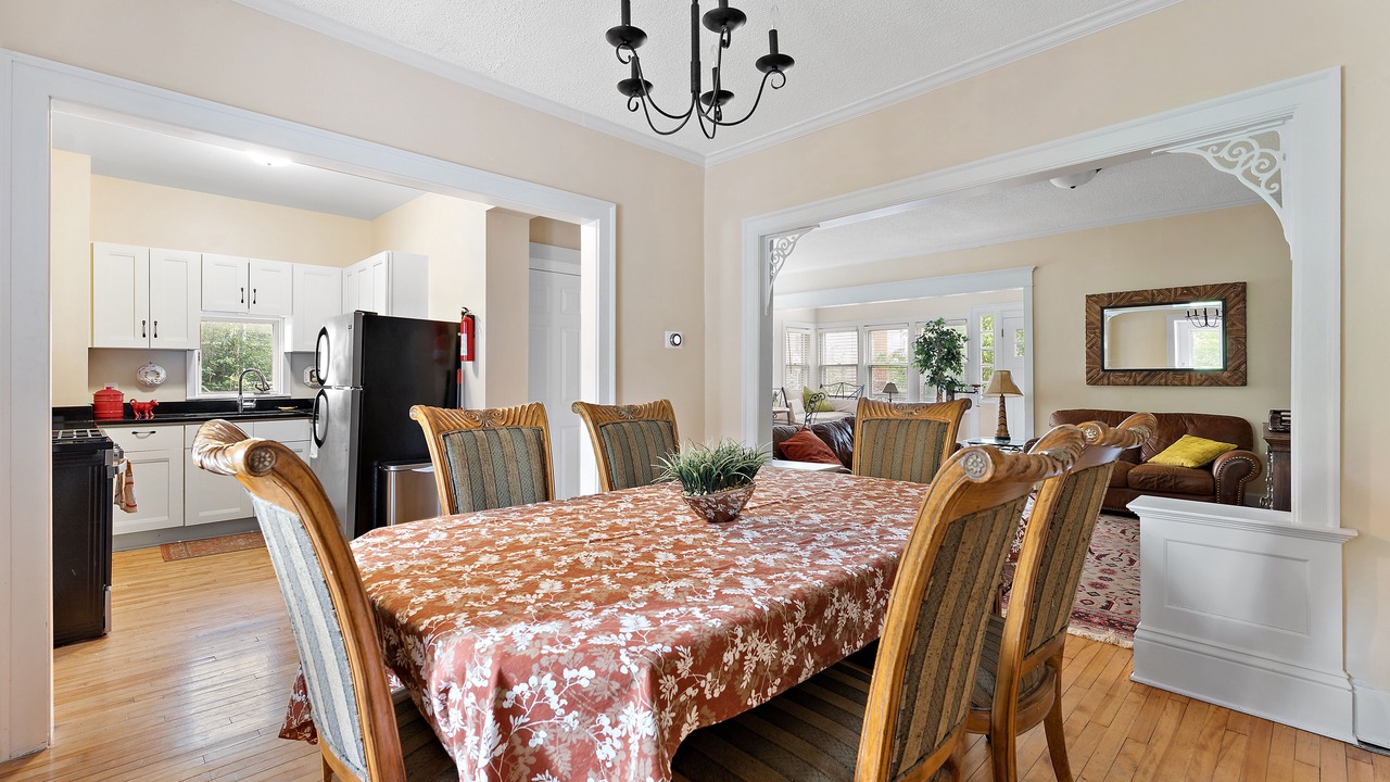 Photo of Bedroom in East Harriet
