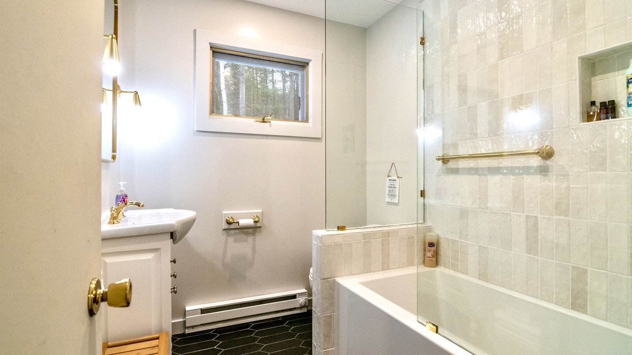 Photo of Bathroom in North Pole