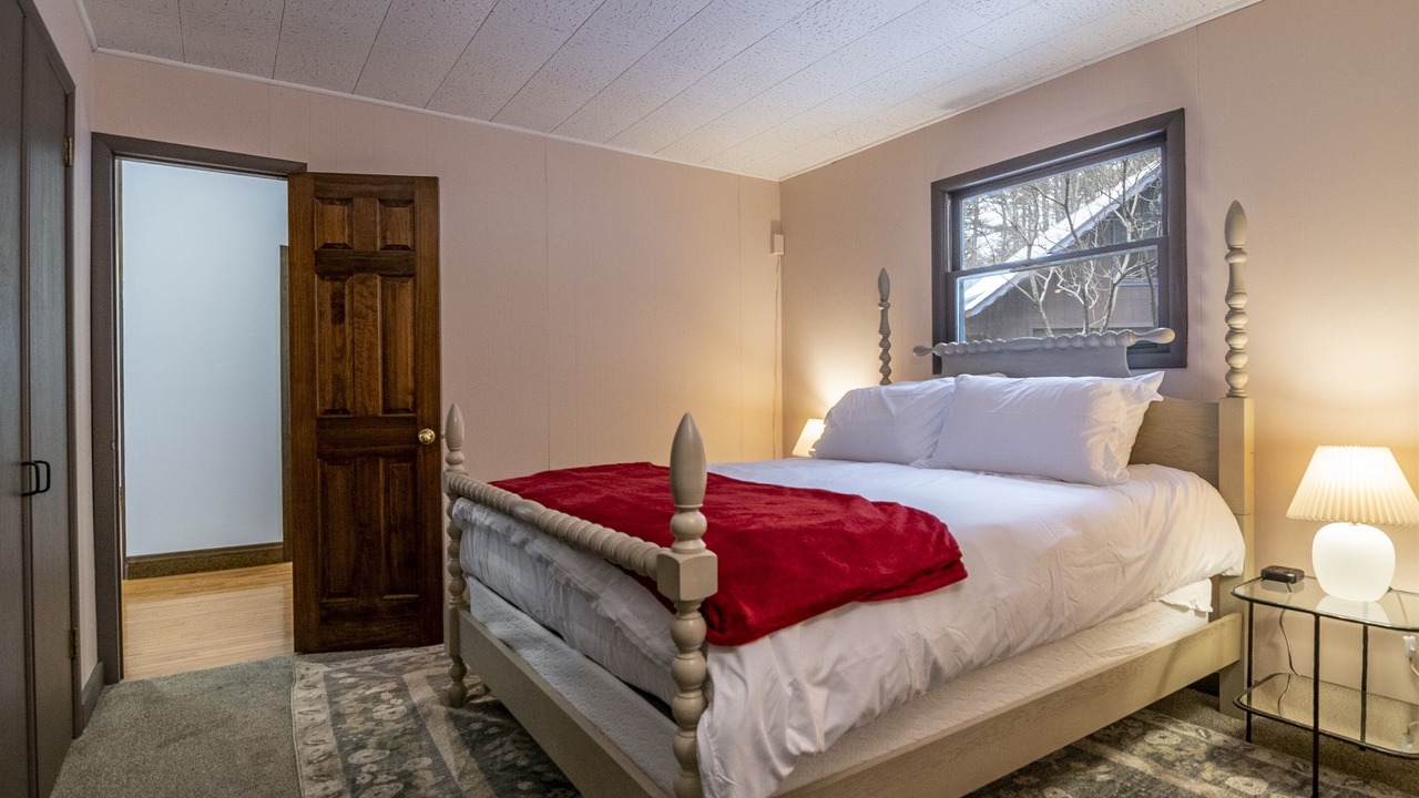 Photo of Bedroom in North Pole