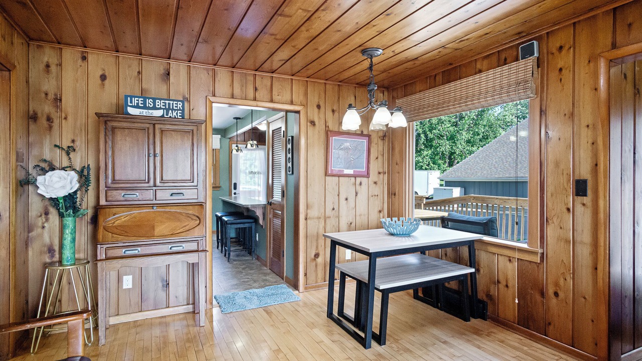 Photo of Bedroom in Jim Falls