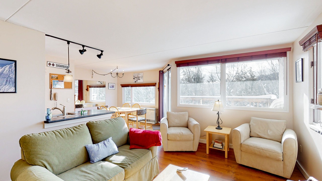 Photo of Livingroom in Warren