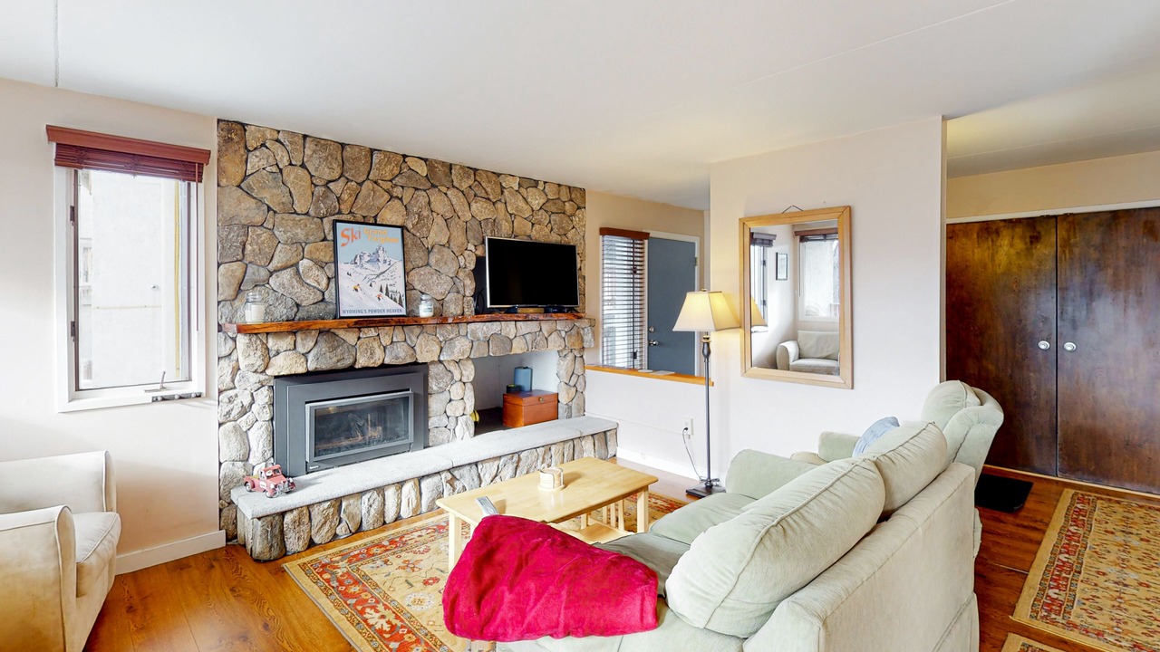 Photo of Livingroom in Warren