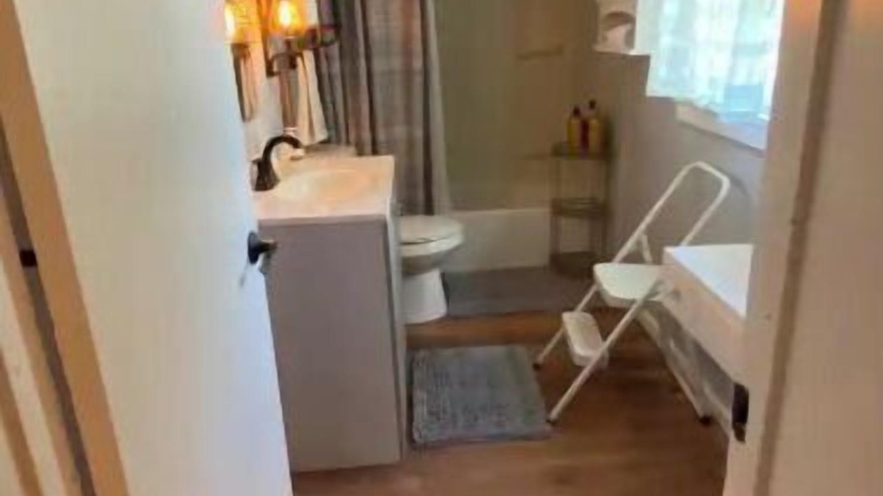 Photo of Bathroom in Bowling Green