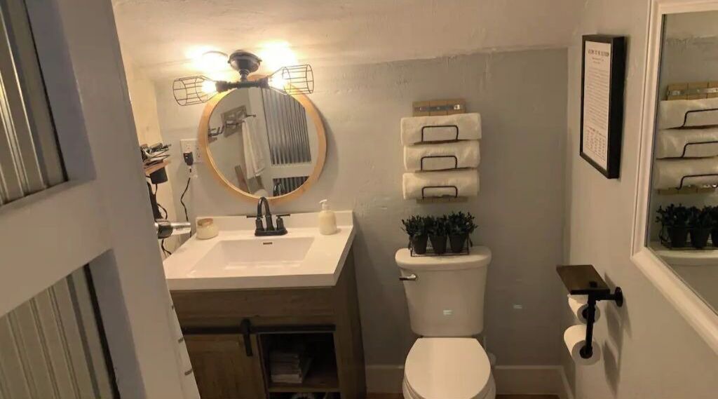 Photo of Bathroom in Bowling Green
