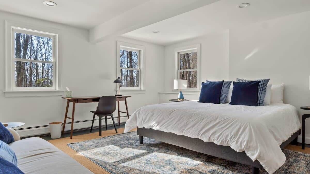 Photo of Bedroom in Monterey