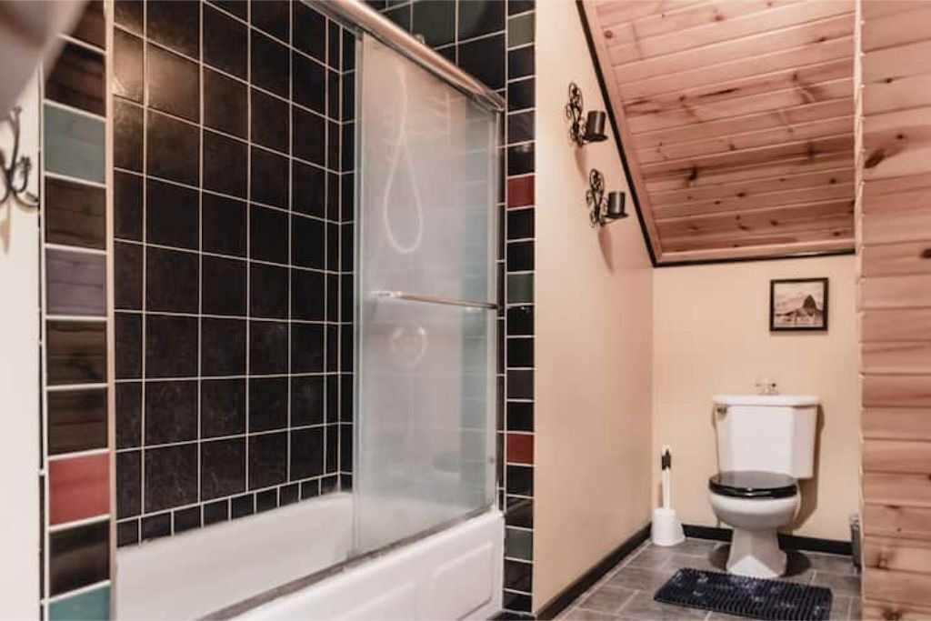 Photo of Bathroom in Viola
