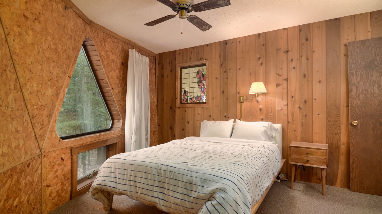 Photo of Bedroom in Cable