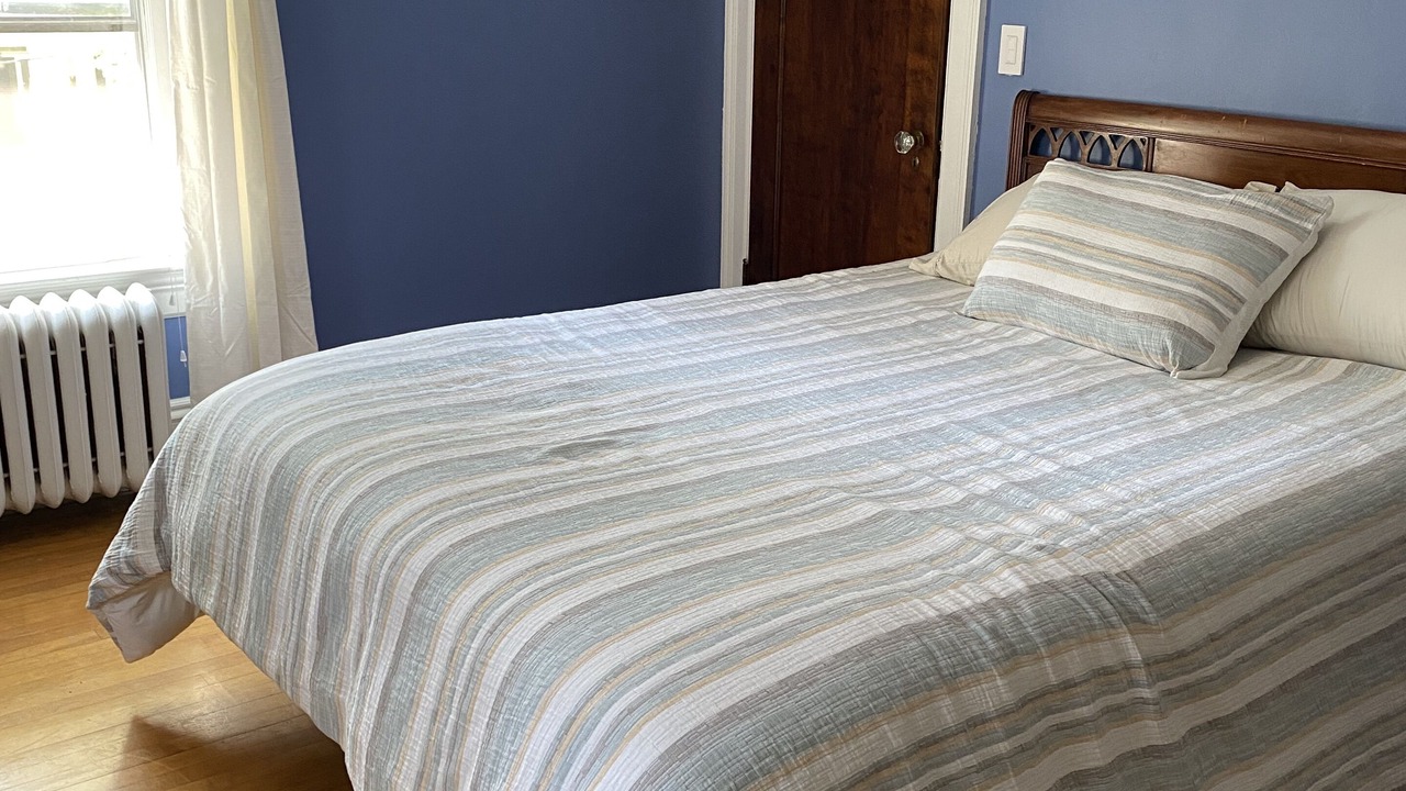 Photo of Bedroom in St. Albans Historic District