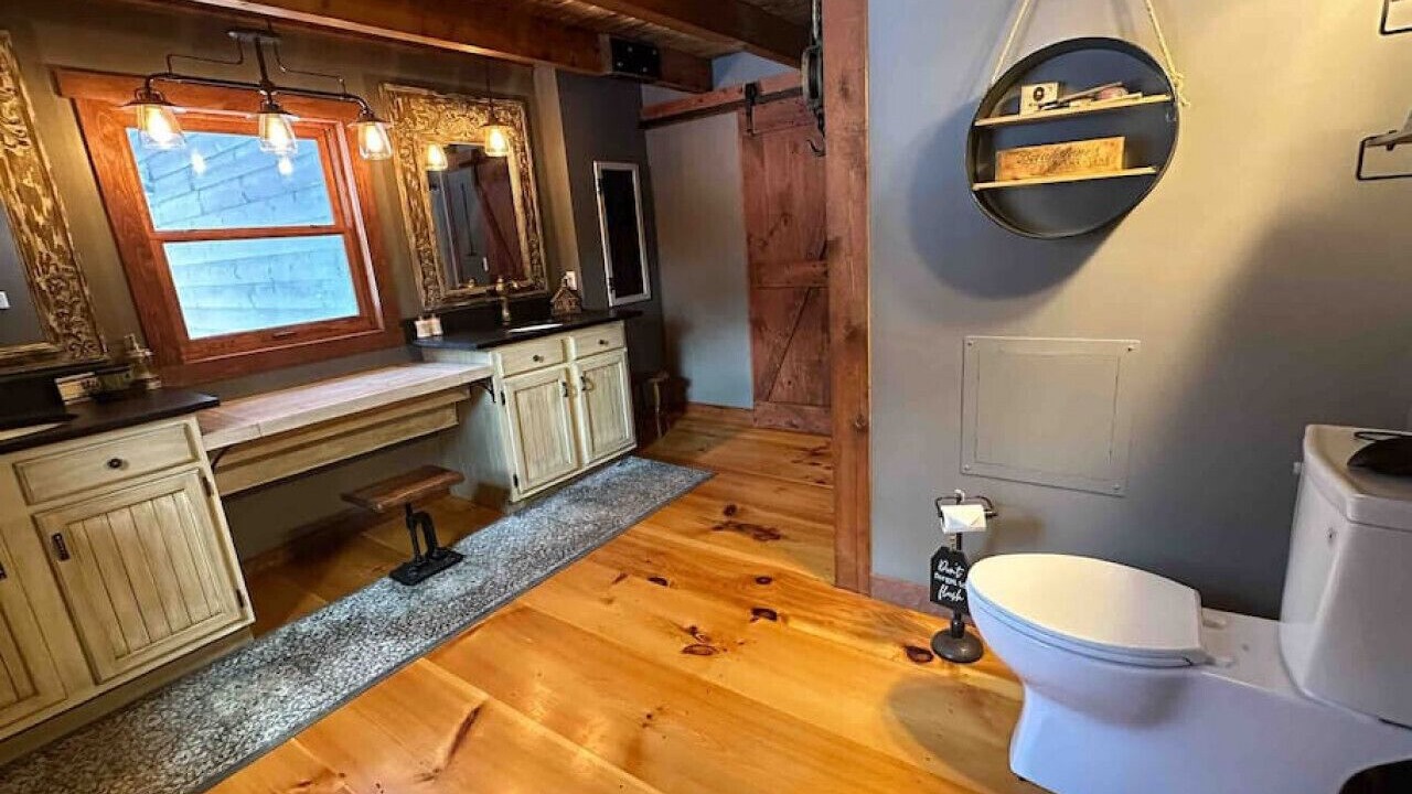 Photo of Bathroom in Clemons