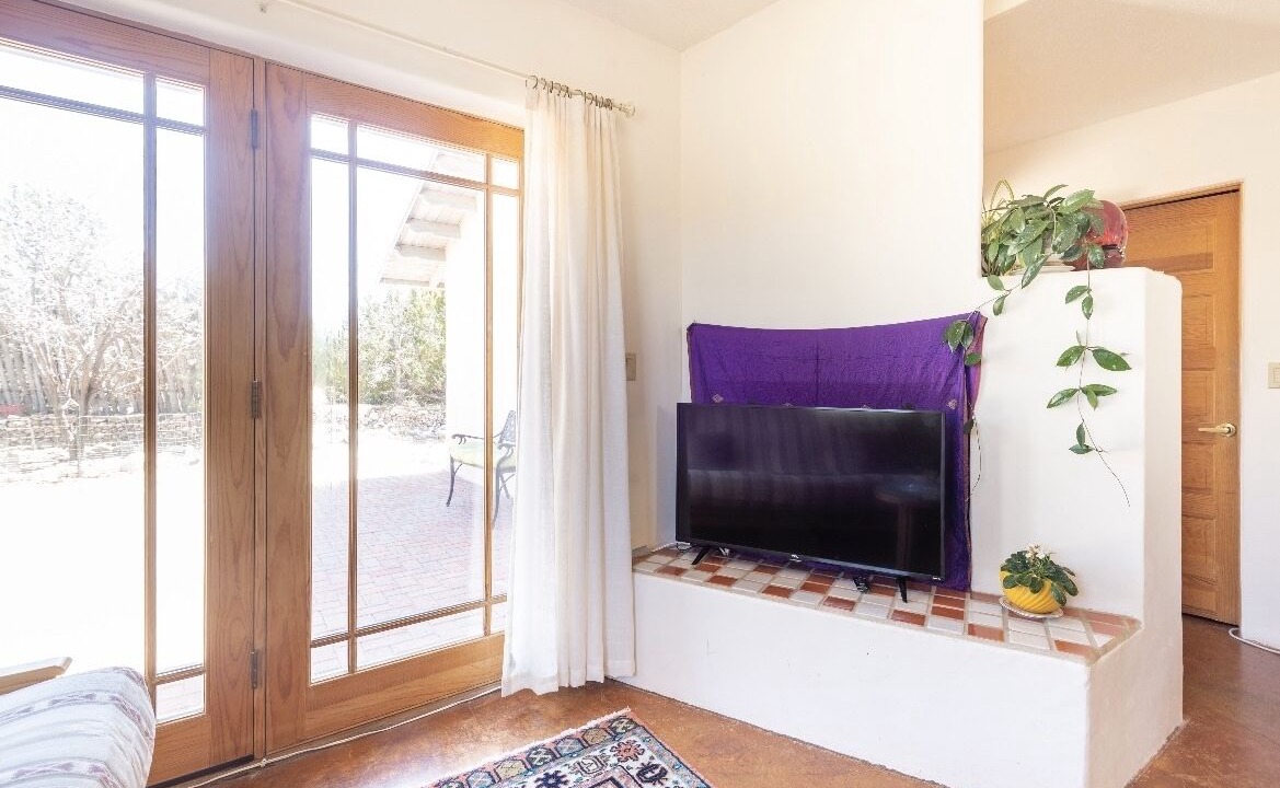 Photo of Livingroom in West Alameda