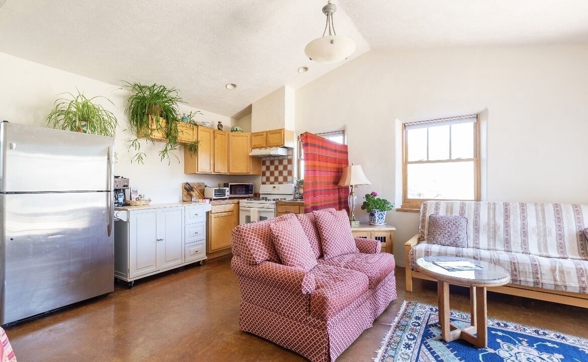 Photo of Livingroom in West Alameda