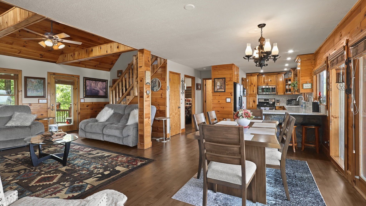 Photo of Livingroom in Piney Creek
