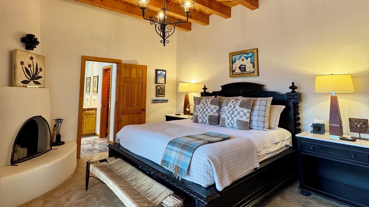 Photo of Livingroom in Nambe Pueblo