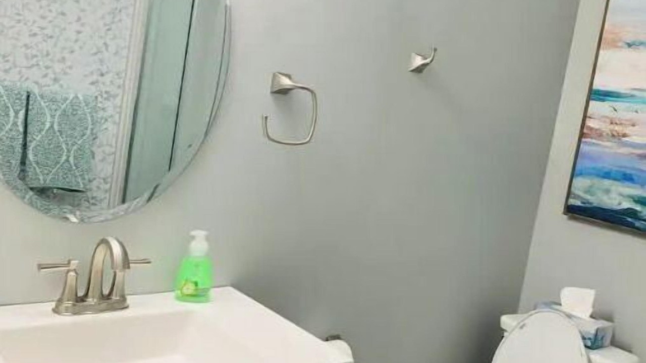 Photo of Bathroom in Halfmoon