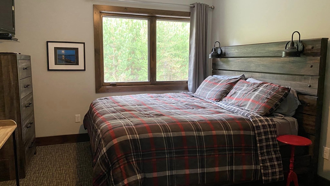 Photo of Bedroom in Crosslake