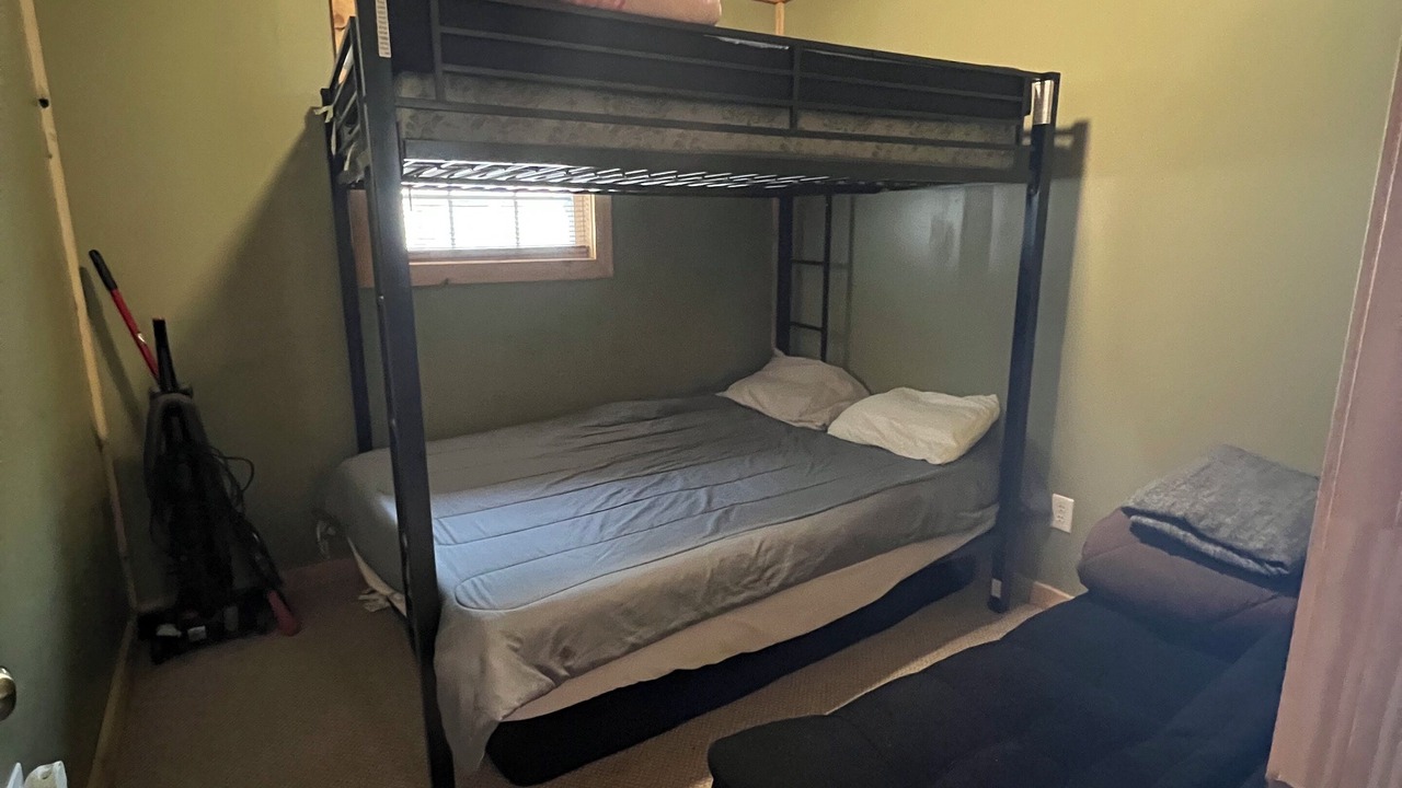Photo of Bedroom in Matewan