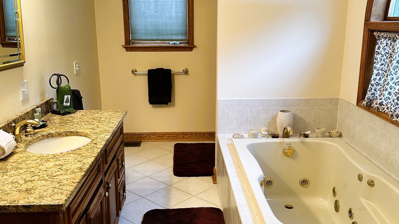 Photo of Bathroom in Jay