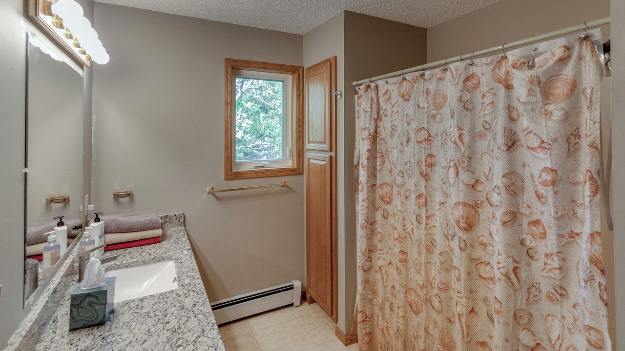 Photo of Bathroom in Garrison