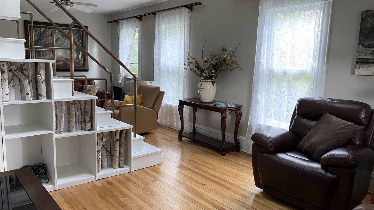 Photo of Livingroom in Whittier