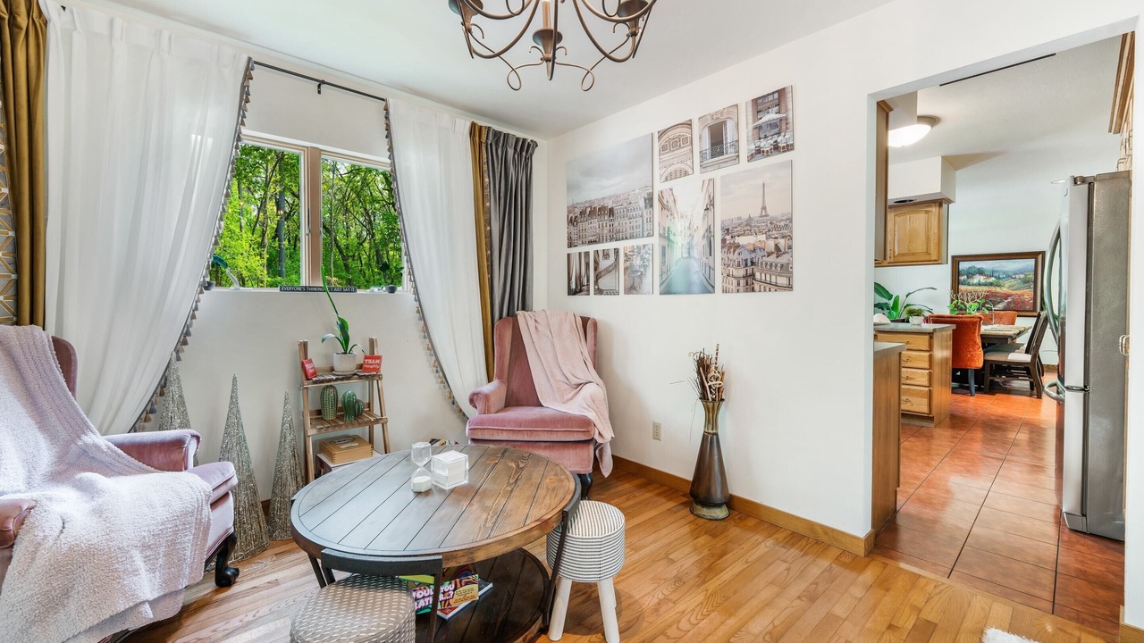 Photo of Livingroom in Zenda
