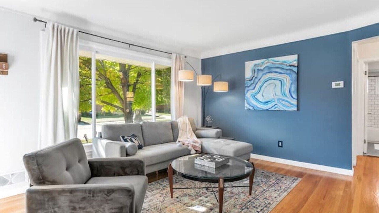 Photo of Livingroom in Madison Heights