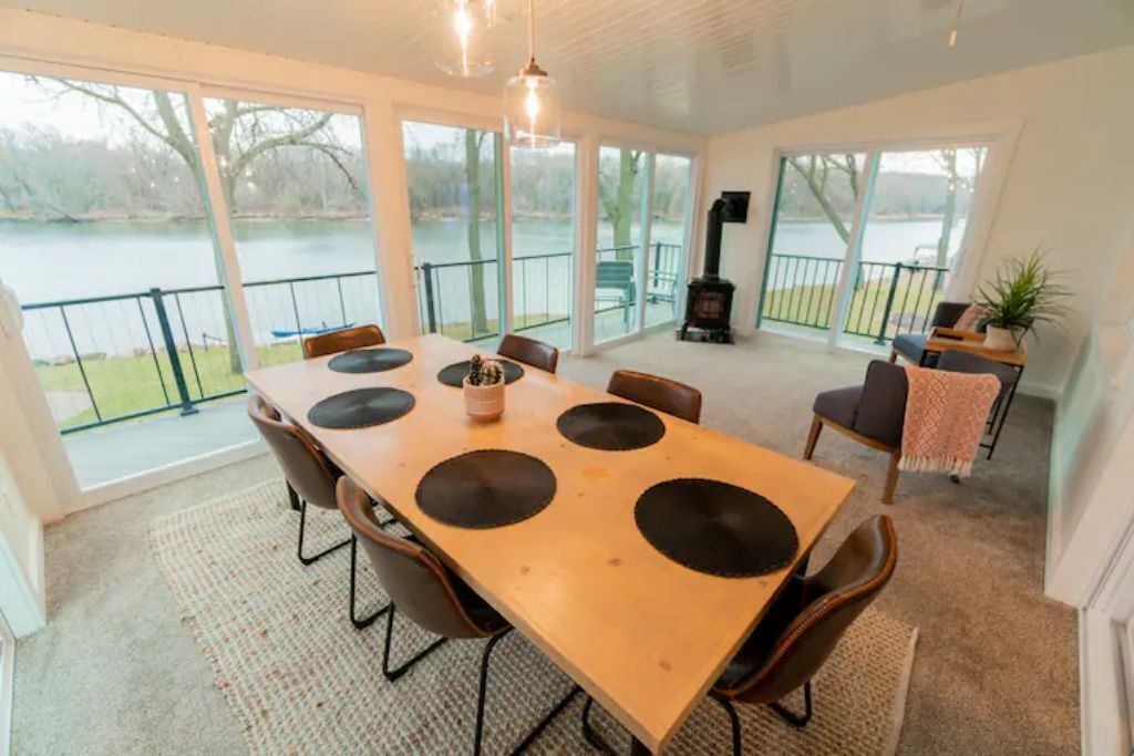 Photo of Livingroom in Cedar Falls