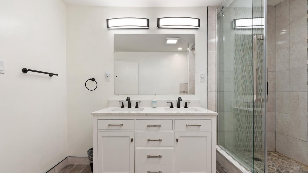 Photo of Bathroom in Kabletown