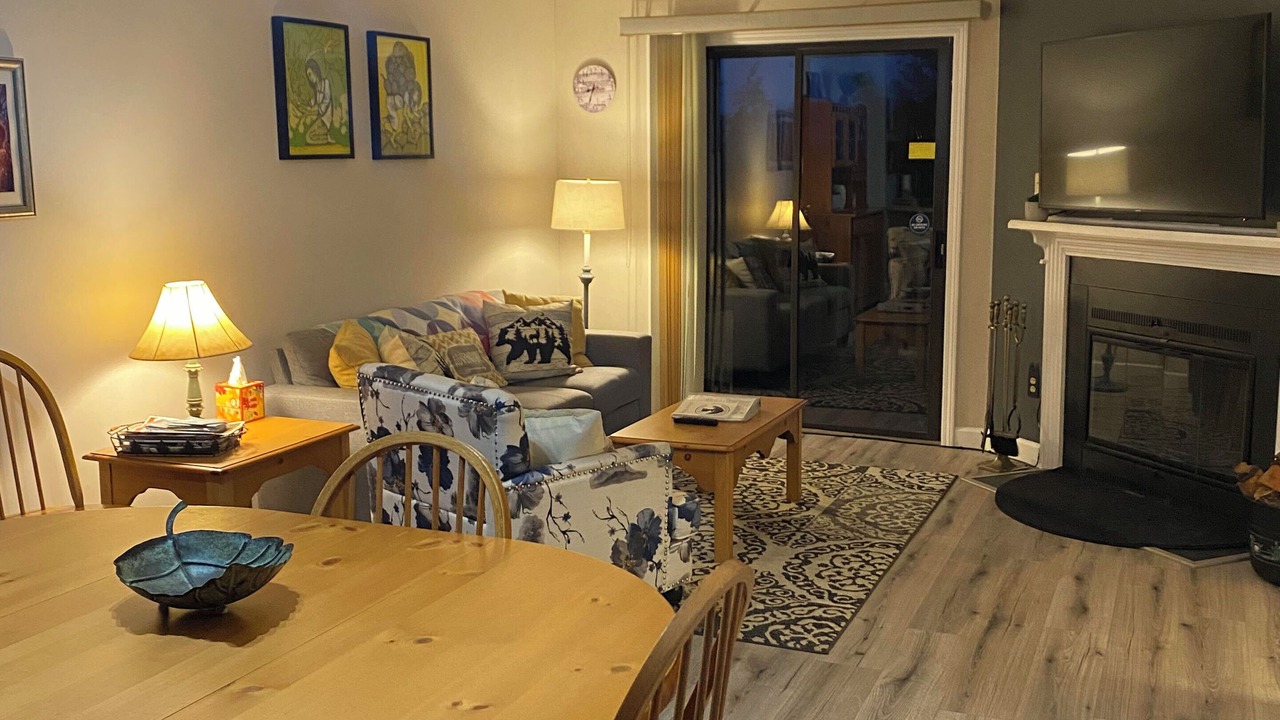 Photo of Livingroom in Davis