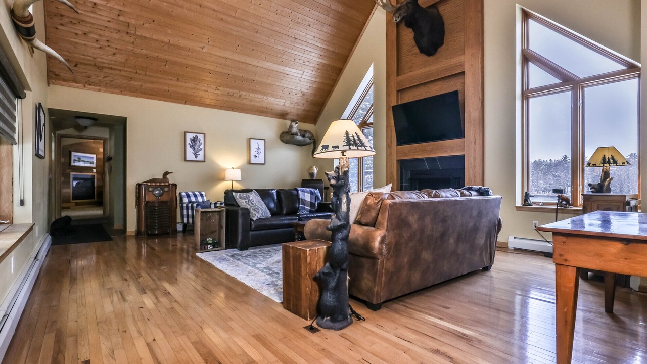 Photo of Livingroom in Arbor Vitae