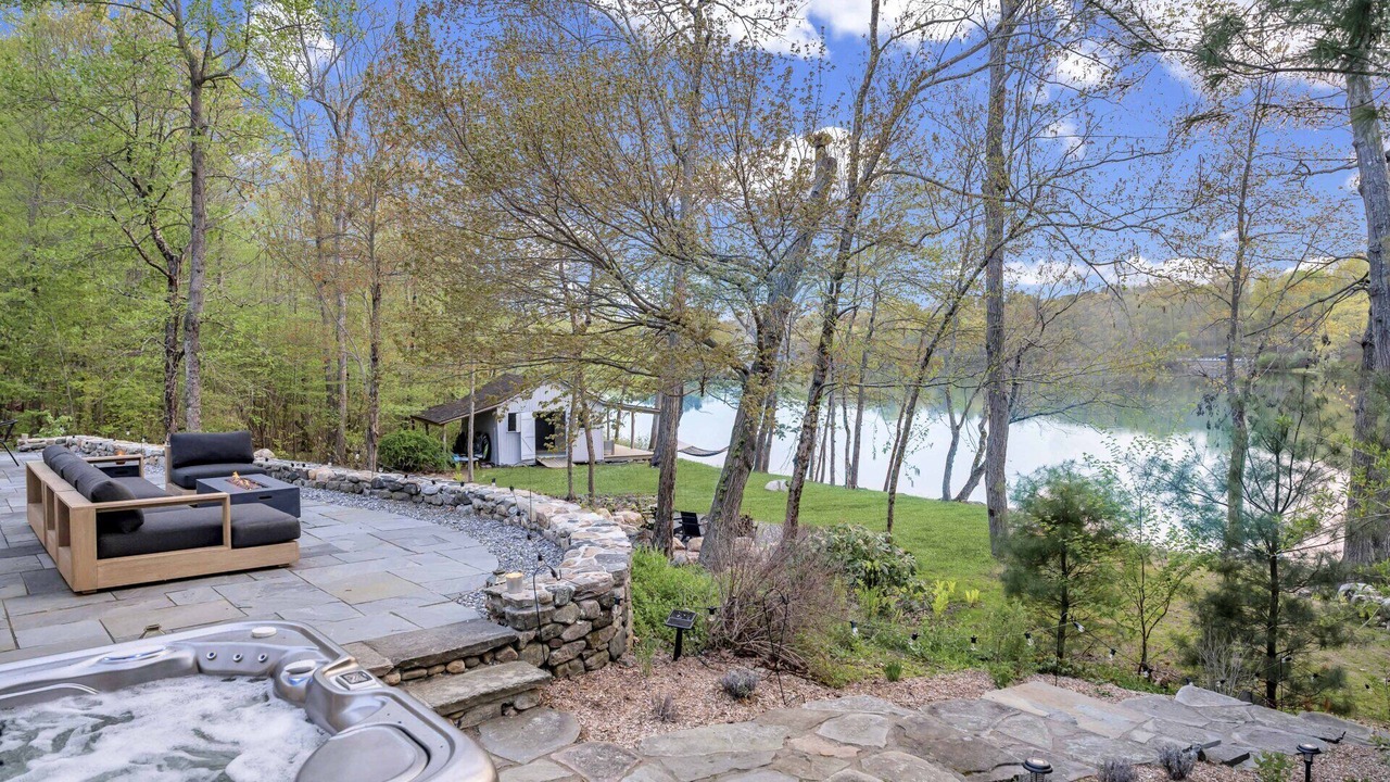 Photo of Patio Balcony in Bantam