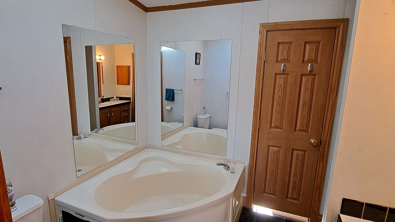Photo of Bathroom in Tony