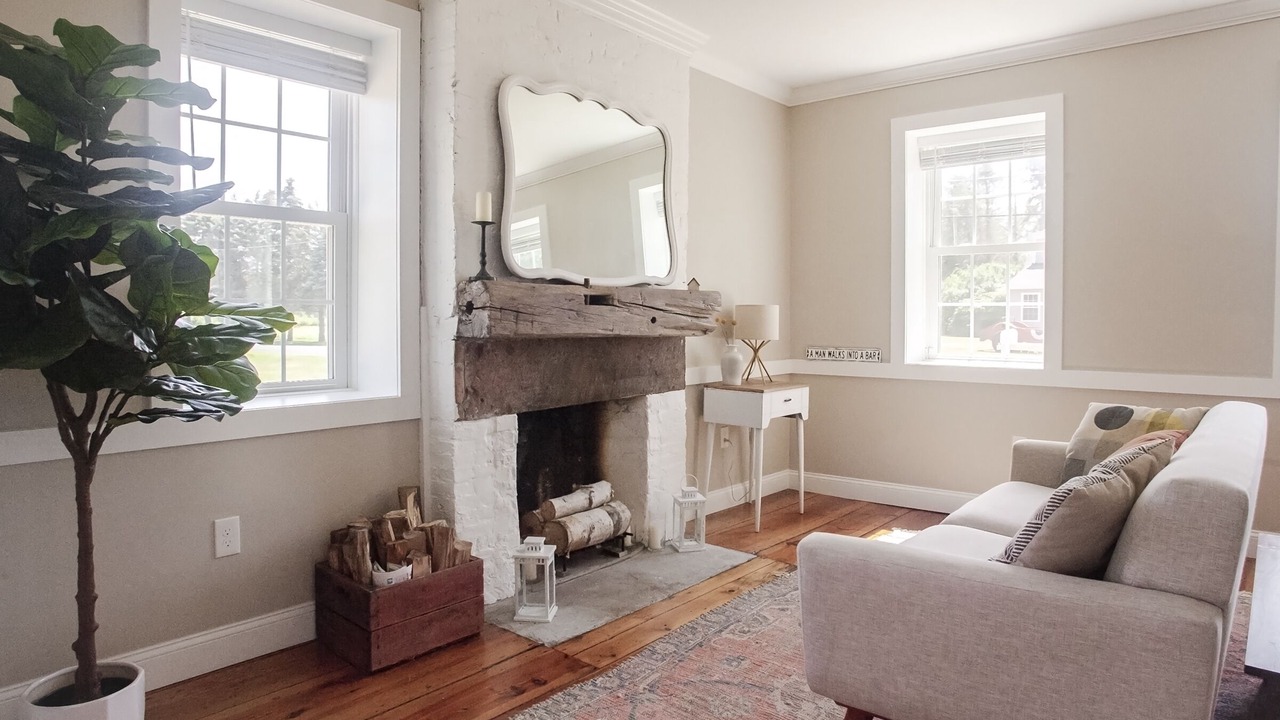 Photo of Livingroom in Broad Brook