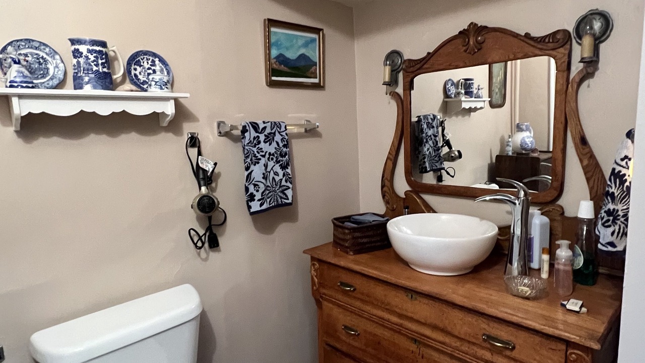 Photo of Bathroom in Raton