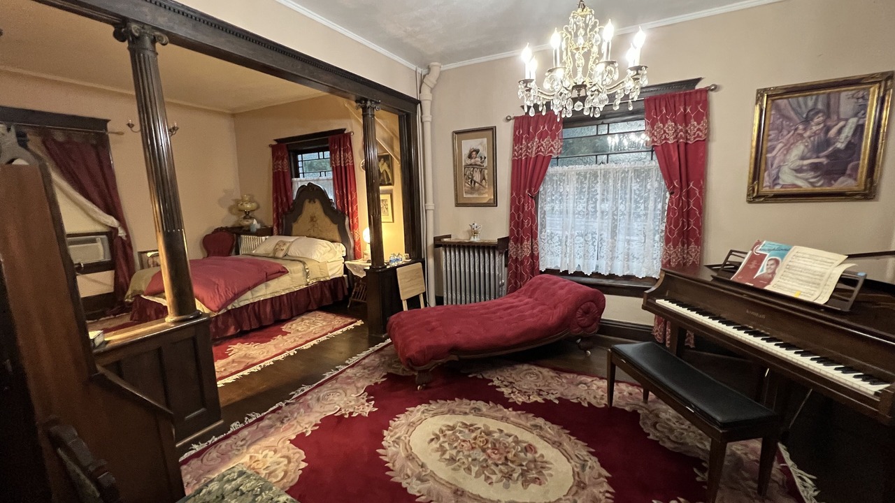 Photo of Bedroom in Raton