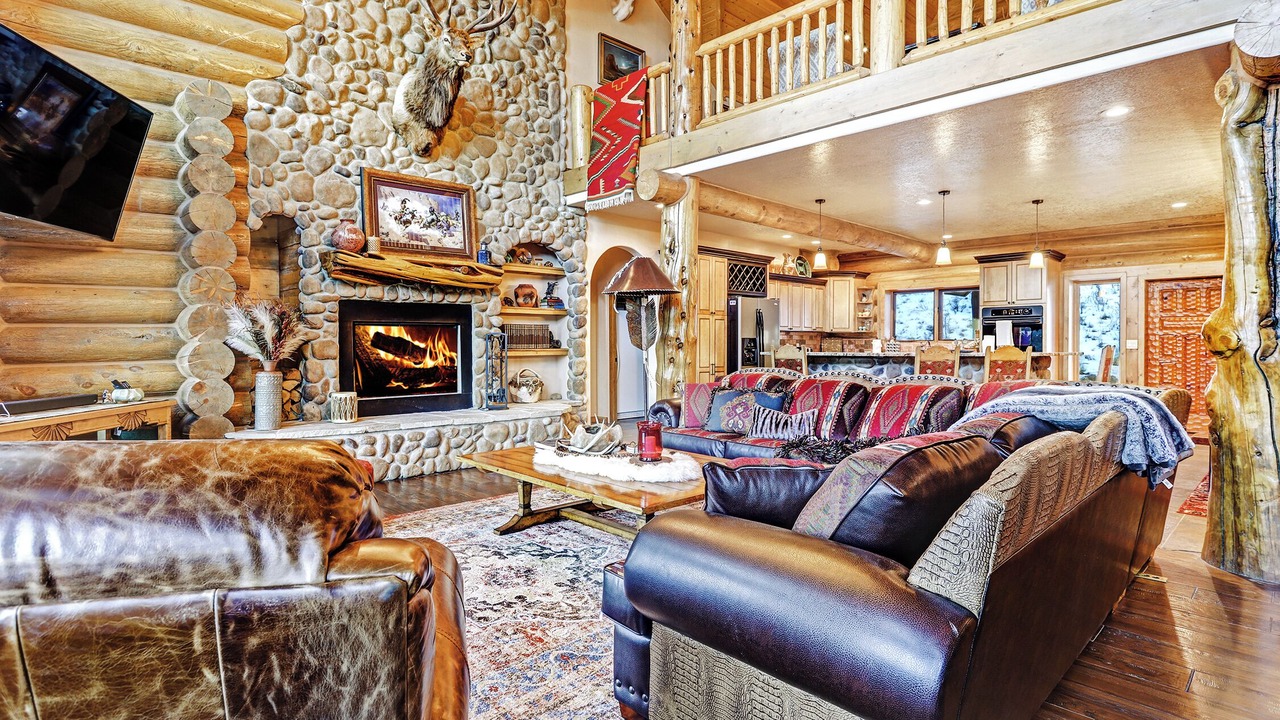 Photo of Livingroom in Angel Fire