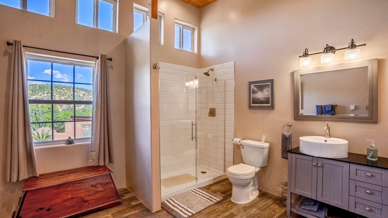 Photo of Bathroom in Canoncito