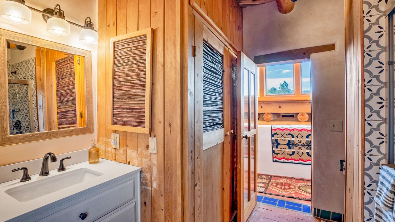 Photo of Bathroom in Canoncito