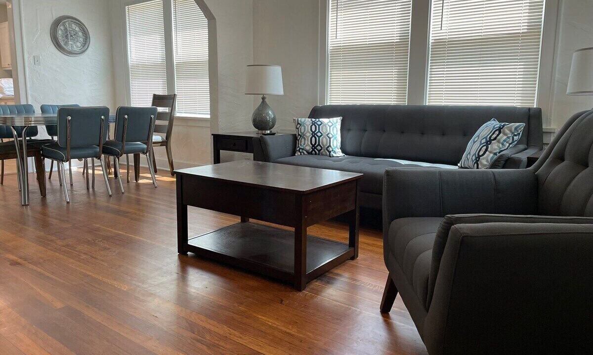 Photo of Livingroom in University Heights