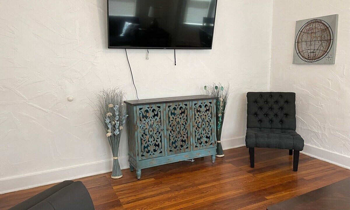Photo of Livingroom in University Heights