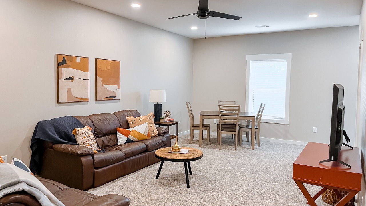 Photo of Livingroom in Hickory Plains