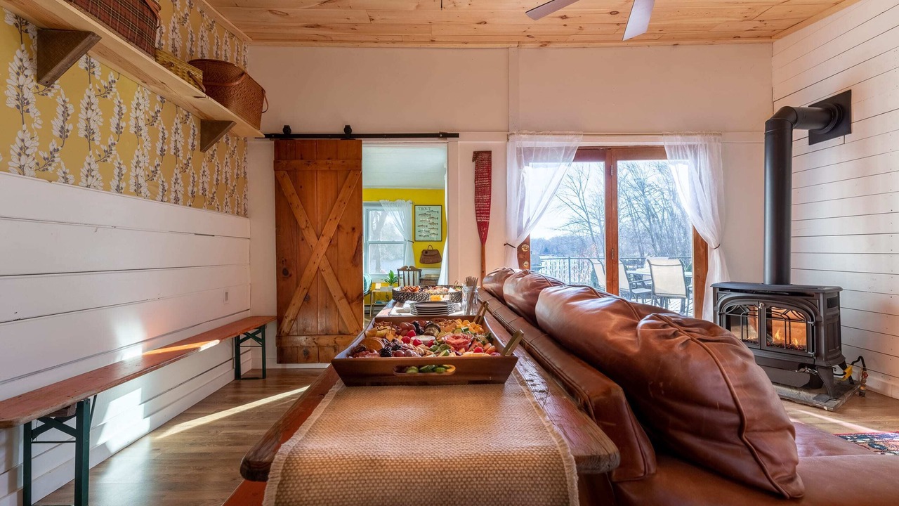 Photo of Livingroom in Ashford