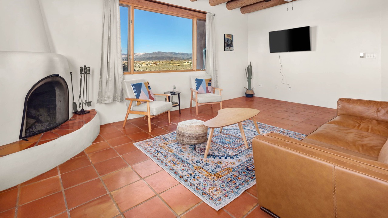 Photo of Livingroom in Ranchos De Taos