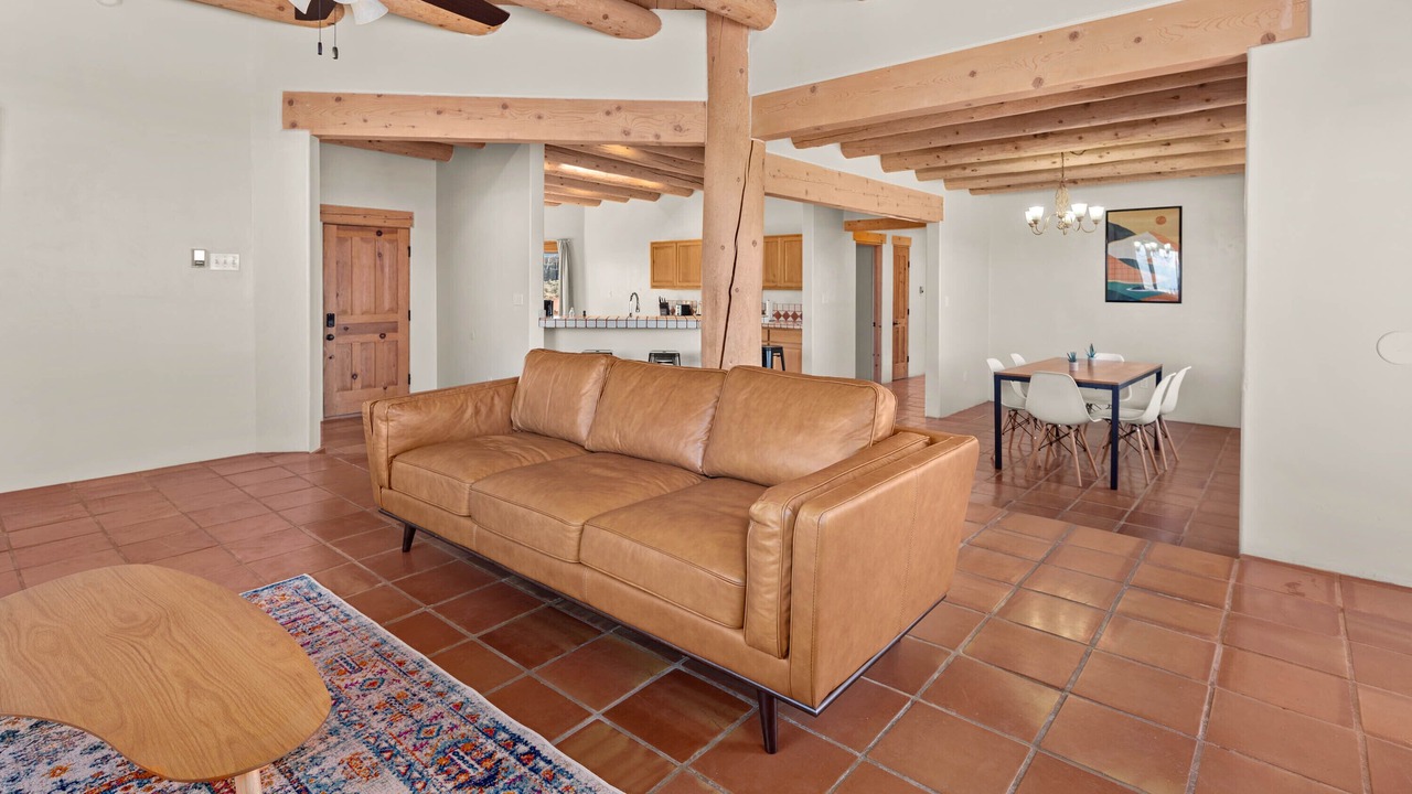Photo of Livingroom in Ranchos De Taos